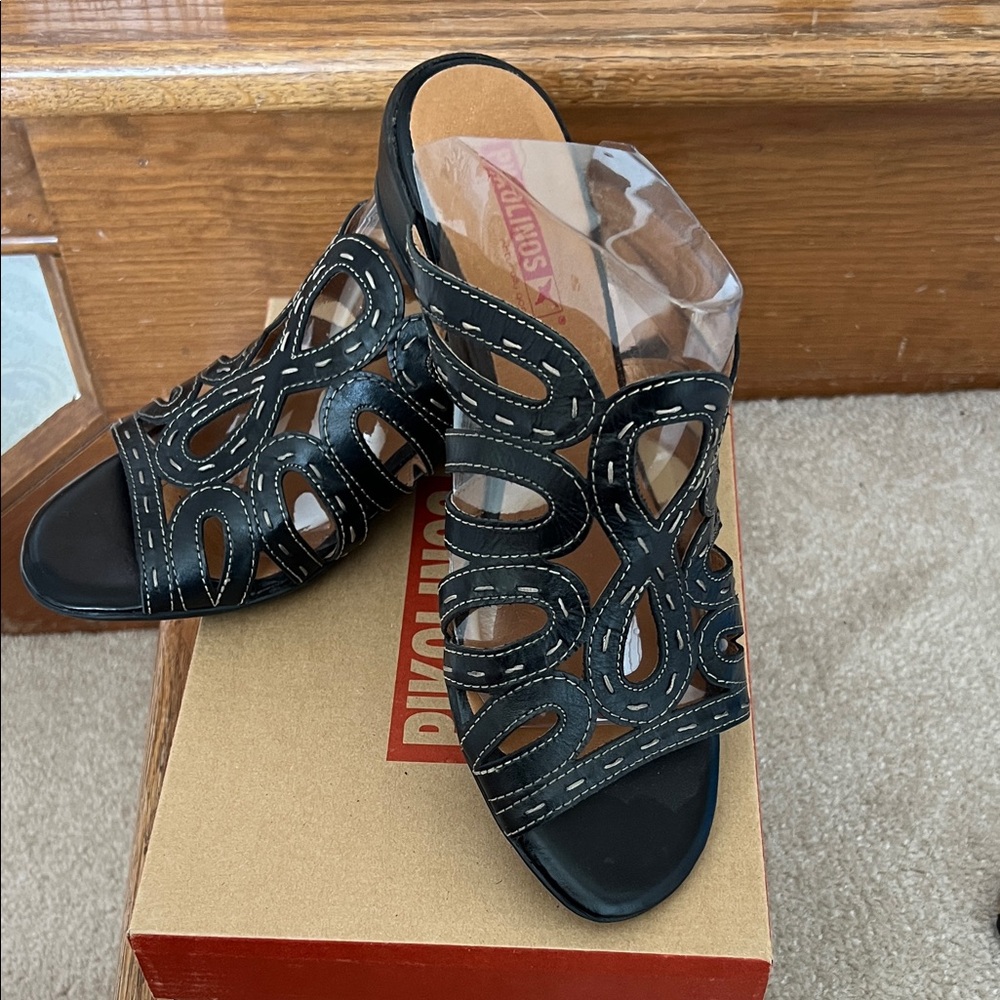 Pikolinos Black Open-Toe Mules